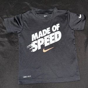 Nike Made for Speed Tee Shirt Black- size 3 /4 years